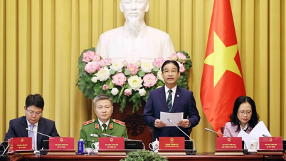 国会で可決された9つの法律に関する大統領命令の発表
