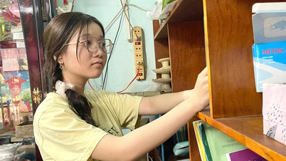 Nữ sinh Củ Chi vừa học bài vừa dỗ mẹ bệnh tâm thần đã đậu Đại học Bách khoa TP.HCM
