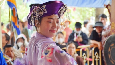 ភ្ញៀវ​រាប់​ពាន់​នាក់​ចូល​រួម​ក្នុង​ពិធីបុណ្យ Am Chua