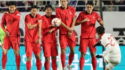 Thua đậm Hàn Quốc, HLV Troussier tiếc ngẩn ngơ vì không làm được điều này