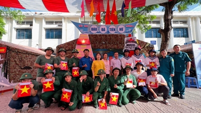 យុវជន​ជា​ច្រើន​បាន​ស្ម័គ្រ​ចិត្ត​ចូល​បម្រើ​យោធា។
