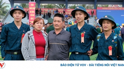 បងប្អូនទាំងបីនាក់ក្នុងគ្រួសារមួយនៅទីក្រុង Da Nang បានសរសេរពាក្យសុំចូលបម្រើកងទ័ព។