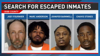 US hunts for 4 escaped prisoners, including murderer