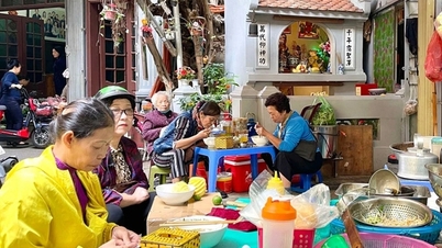 កាសែត​អាមេរិក​ណែនាំ​តូប​លក់​អាហារ​តាម​ផ្លូវ​ហាណូយ​ចំនួន​៥​ដែល​សក្តិសម​ក្នុង​ទីក្រុង Michelin