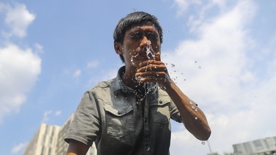 អ្នក​ក្រុង​ហូជីមិញ​តស៊ូ​ក្នុង​កម្ដៅ​៤០​អង្សារ