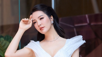 Á hậu Thuỵ Vân lựa chọn 100 bộ trang phục để dẫn một sự kiện