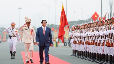 នាយករដ្ឋមន្ត្រី៖ កសាងកម្លាំងនគរបាលចល័តដ៏ស្អាតស្អំ រឹងមាំ មានវិន័យ ឆ្ពោះទៅរកភាពទំនើប