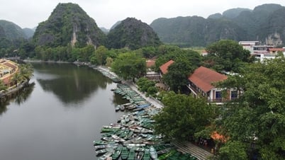 Người lái đò ở khu du lịch Tam Cốc có 'vòi' tiền du khách Mỹ?