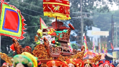 ពិធីបុណ្យអុំទូក បណ្តែតប្រទីប អកអំបុក និងសំពះព្រះខែ នៅទីក្រុង Phu Tho