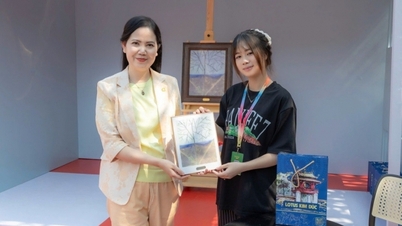 គំនូរ "សែលនាពេលអនាគត" ត្រូវបានជ្រើសរើសជាអំណោយសម្រាប់ HANIFF