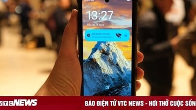 Smartphone with 28,000 mAh battery: 122 hours of talk time, nearly 94 days of standby time