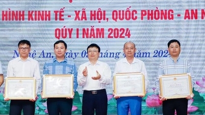 Nghệ An tặng bằng khen Trưởng VPĐD của Tạp chí Đời sống & Pháp luật