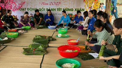 រដូវផ្ការីកតាមព្រំដែន ផ្តល់ភាពកក់ក្តៅដល់ចិត្តអ្នកភូមិ នៅឆ្នាំ២០២៥ នាំបុណ្យតេតដល់ប្រជាជនព្រំដែនខេត្ត Kien Giang