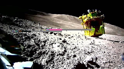 Japan's Moon Lander Awakens After 2 Weeks