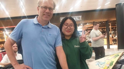 Hiệu trưởng Phần Lan tự lái xe hơn 100km đón du học sinh Việt