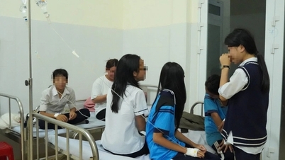 Lập đoàn xác minh nguyên nhân 30 học sinh sau khi ăn kẹo phải nhập viện