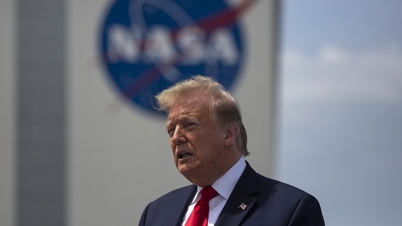 Waiting for Mr. Trump to solve the problem of streamlining NASA
