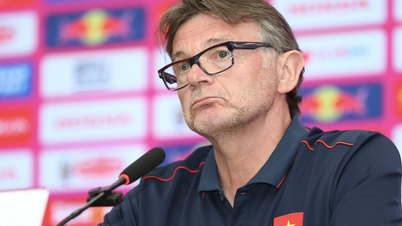 HLV Troussier bất ngờ được được AFC “vinh danh” tại giải châu Á
