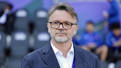 Waiting for Mr. Troussier's perfect cocktail