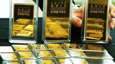 Vì sao giá vàng thế giới lao dốc hơn 2%?