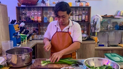 Bán đất của mẹ để khởi nghiệp, hốt bạc nhờ trà sữa từ... tôm nướng
