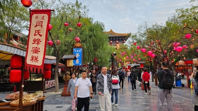 Vietnamese tourists flock to travel abroad