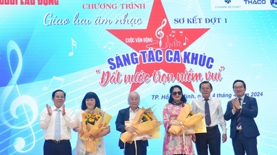 “ម៉ៃ វ៉ាងទ្រីអាន” ជូនអំណោយ និងកិត្តិយសដល់សិល្បករ ៣ រូប
