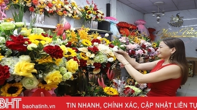 ដោយសេរីជ្រើសរើសផ្កាស្រស់ និងអំណោយសម្រាប់ថ្ងៃឈប់សម្រាកថ្ងៃទី 20 ខែតុលា នៅទីក្រុង Ha Tinh