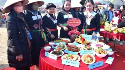 មហោស្រពវប្បធម៌ជនជាតិ San Chay នៅ Ba Che
