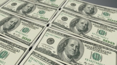 USD slightly decreased due to political instability in the US