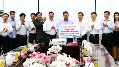 Đồng chí Trần Quốc Nam, Phó Bí thư Tỉnh ủy, Chủ tịch UBND tỉnh làm việc với Đoàn công tác Công ty Thuốc lá Sài Gòn