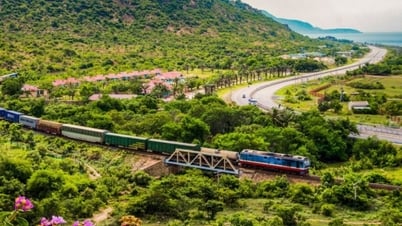 Tàu Thống Nhất vào danh sách 9 đoàn tàu đáng trải nghiệm 2025
