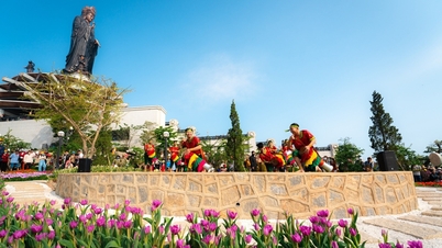 Tây Ninh: Khai mạc hội Xuân và bắn pháo hoa tại núi Bà Đen vào mùng 4 Tết