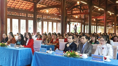 Gặp mặt, giao lưu nữ đảng viên tiêu biểu