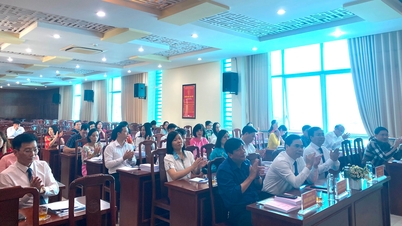 និស្សិតចំនួន ៤៩ នាក់ចូលរួមវគ្គបណ្តុះបណ្តាលស្តីពីសៀវភៅបុរាណម៉ាក្សនិយម-លេនីននិយម និងមនោគមវិជ្ជាហូជីមិញនៅទីក្រុង Hai Duong