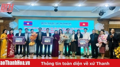 ជួបសំណេះសំណាលជាមួយនិស្សិតឡាវនៅខេត្ត Thanh Hoa