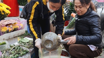Many items increase in price on the occasion of the Kitchen God worshiping ceremony