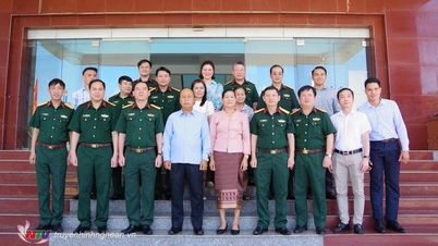 អនុរដ្ឋមន្ត្រីក្រសួងការពារជាតិឡាវ ធ្វើទស្សនកិច្ចនៅទីបញ្ជាការយោធាខេត្ត Nghe An