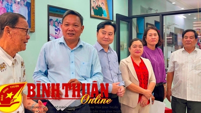 លេខាបក្សទីក្រុង Phan Thiet អញ្ជើញសួរសុខទុក្ខ និងជូនអំណោយដល់យោធិន Dien Bien យុវជនស្ម័គ្រចិត្ត និងគ្រួសារកម្មករជួរមុខ