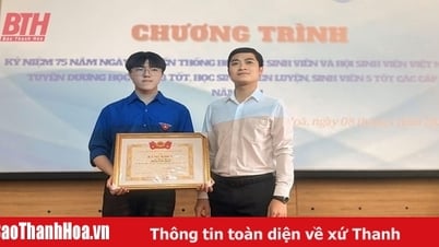 Commending 43 students who achieved the titles of "5 Good Students", "3 Good Students", "3 Practiced Students"