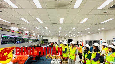 Thăm quan trung tâm Nhiệt điện Vĩnh Tân