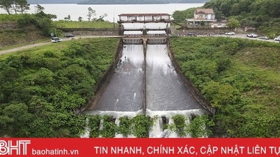Ha Tinh គ្រប់គ្រងទឹកក្នុងទំនប់ធំៗ ដើម្បីទប់ទល់នឹងភ្លៀងធ្លាក់ខ្លាំង។