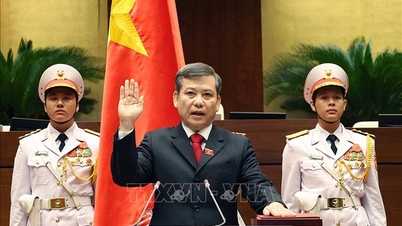 Mr. Le Minh Tri was elected Chief Justice of the Supreme People's Court.