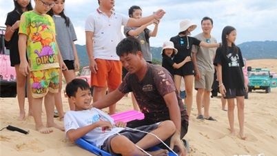 ទាក់ទាញ​ភ្ញៀវ​ទេសចរ​ក្នុង​ឱកាស​ទិវា​ជាតិ​២​កញ្ញា​ជាមួយ​កម្លាំង​ក្នុងស្រុក​