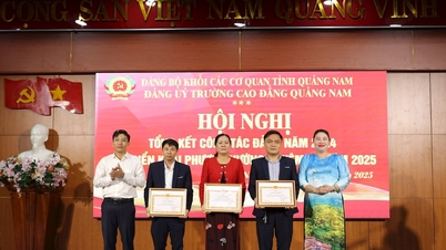 Quang Nam College Party Committee develops 5 new party members in 2024