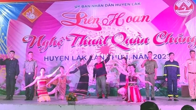 호수의 파도에 메아리가 울려퍼진다