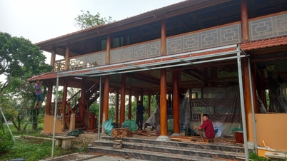 Tháo dỡ nhà gỗ 2 tầng vi phạm trên đất nông nghiệp ở Kinh Môn