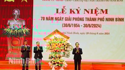 Kỷ niệm 70 năm Ngày giải phóng thành phố Ninh Bình Thắp lên niềm tin khơi dậy khát vọng phát triển