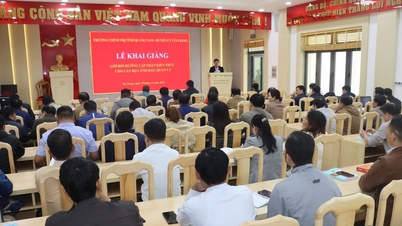 Tây Giang mở lớp bồi dưỡng cập nhật kiến thức cho cán bộ lãnh đạo, quản lý
