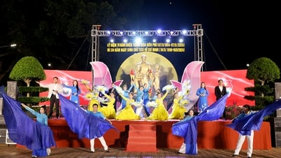 សរសើរយុវជនឆ្នើម ៤៥ នាក់ ធ្វើតាមការបង្រៀនរបស់ ពូ ហូ នៅថ្នាក់ខេត្ត និងគ្រូ ១៥ នាក់ ជាអ្នកដឹកនាំសហភាពយុវជនគំរូ